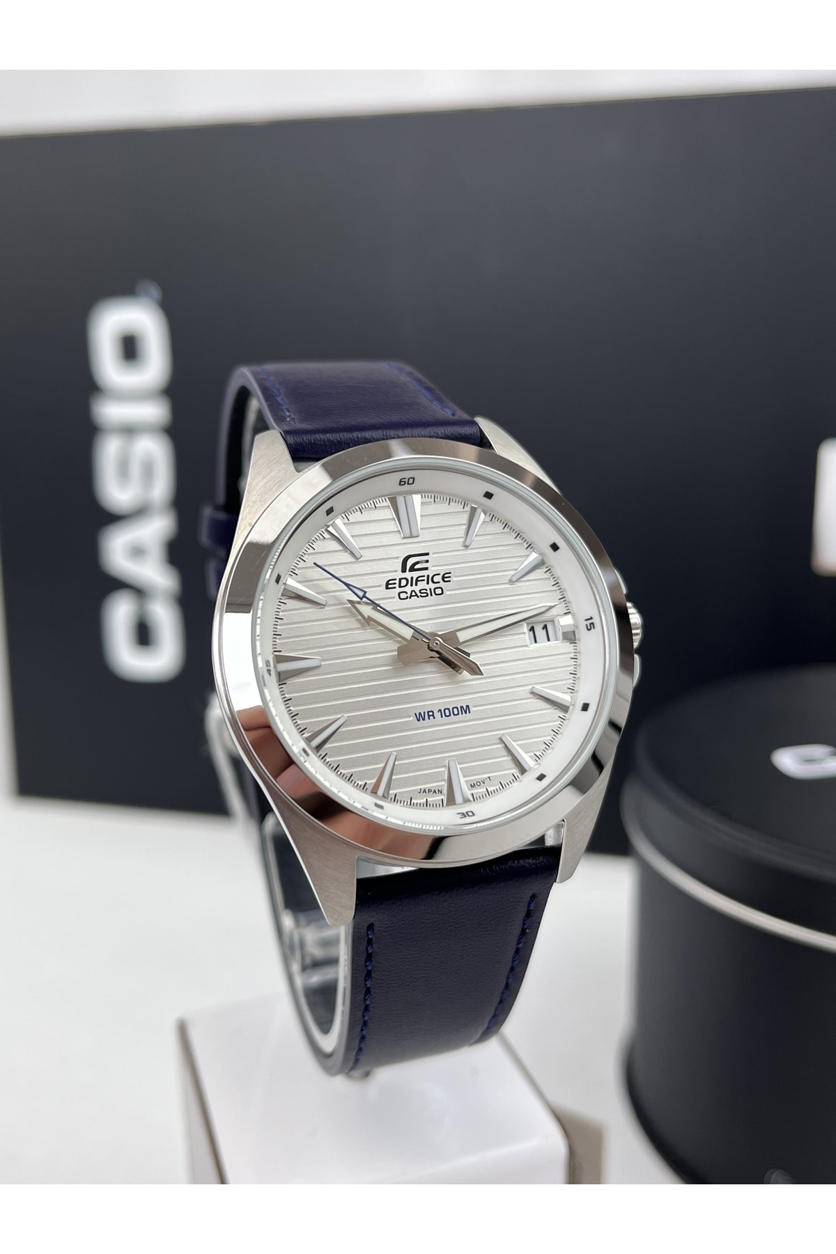 Casio Edıfıce Deri Kayışlı Kol Saati 100mt Su Geçirmez Takvimli