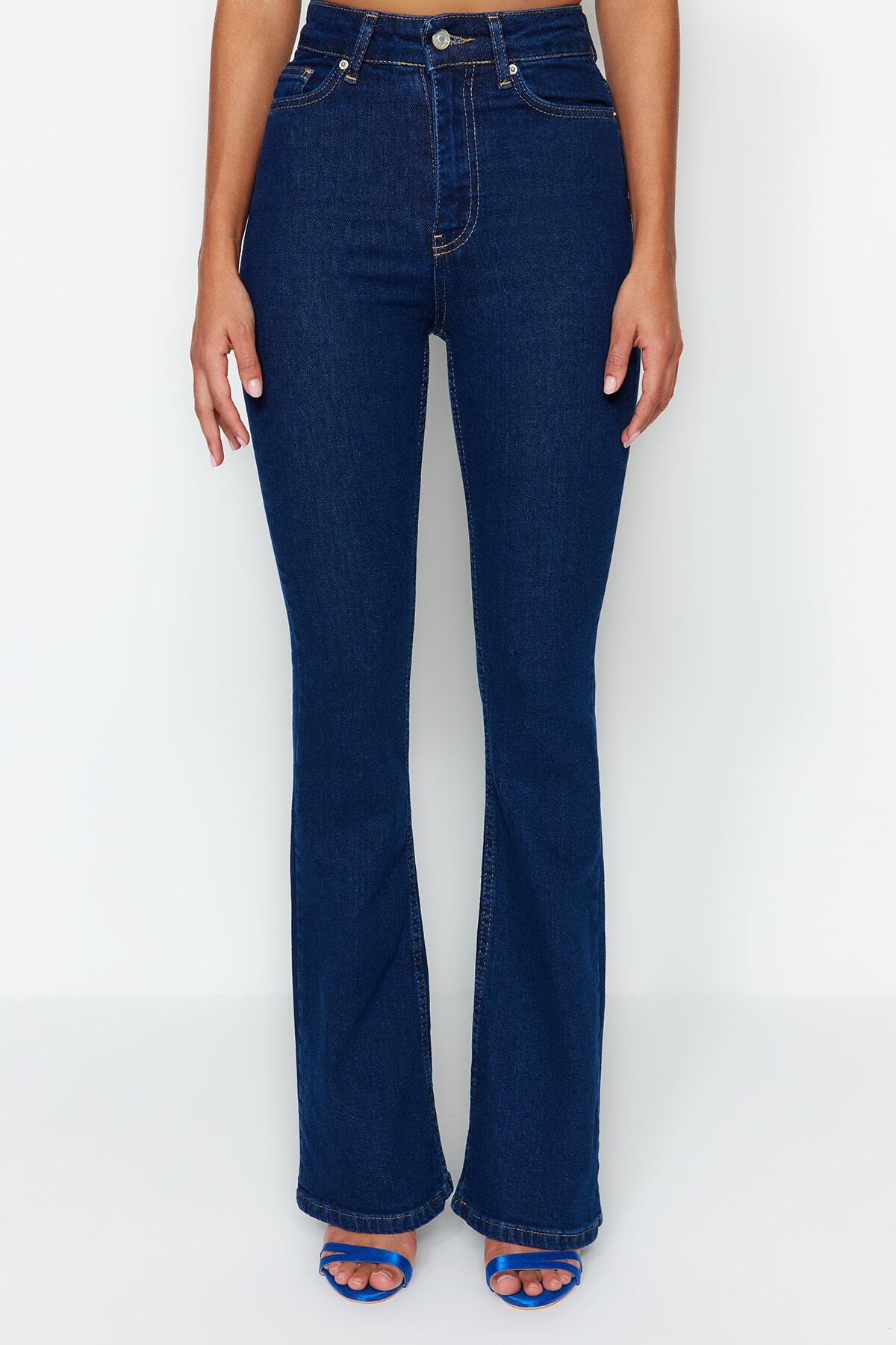 Trendyol Collection-Sötétkék, strapabíró, magas derekú, kiszélesedő farmernadrág TWOSS23JE00063 5