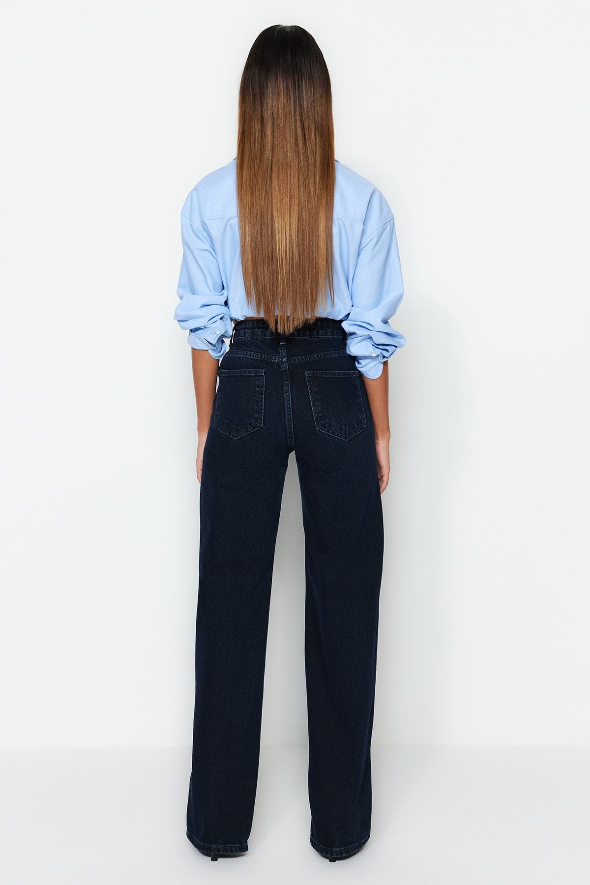 Trendyol Collection-Mitternachtsblaue Jeans mit hoher Taille und weitem Bein TWOSS23JE00083 5