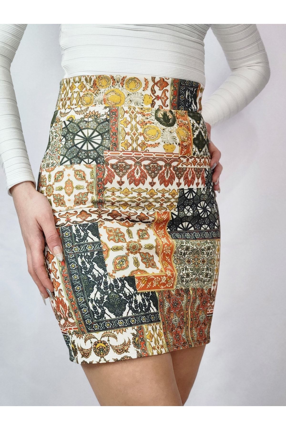 Patterned straight deals skirt