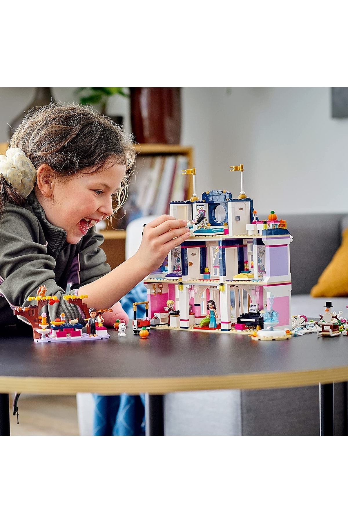 ® هتل بزرگ فرندز هارتلیک سیتی ۴۱۶۸۴ – عروسکهای مینی اِما، استفانی، ریور و آملیا