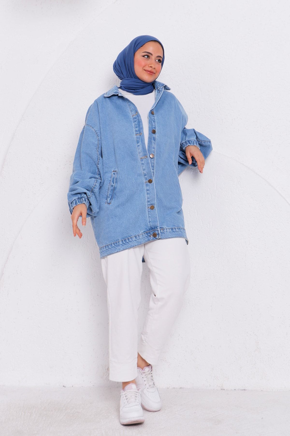 Denim jacket shop with balloon sleeve