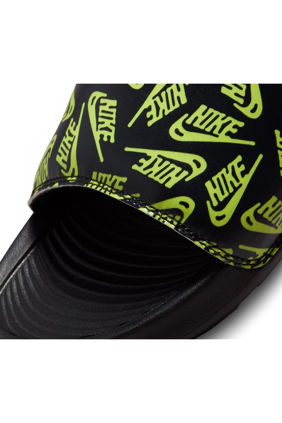 Nike sales slides multicolor