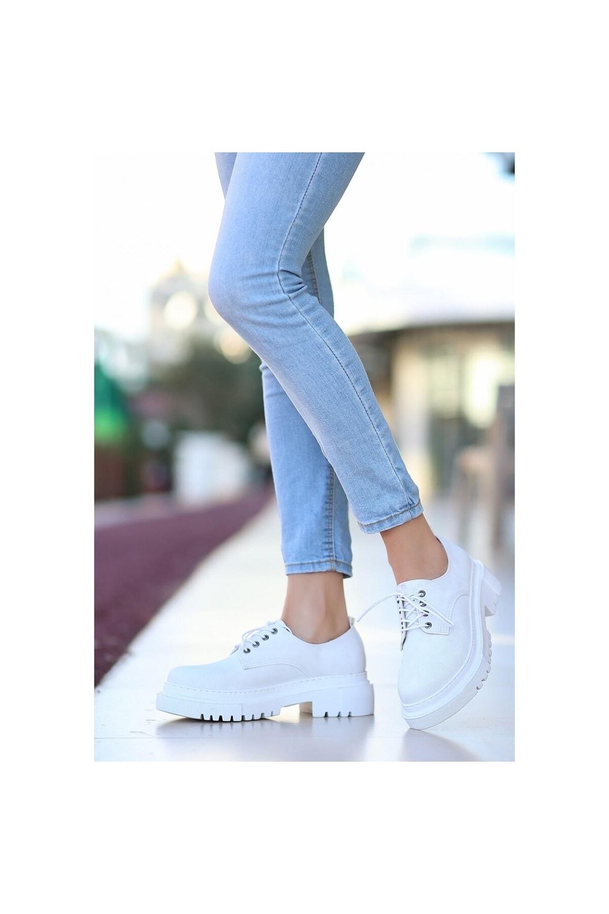 Teri Beyaz Cilt Desenli Bağcıklı Ayakkabı