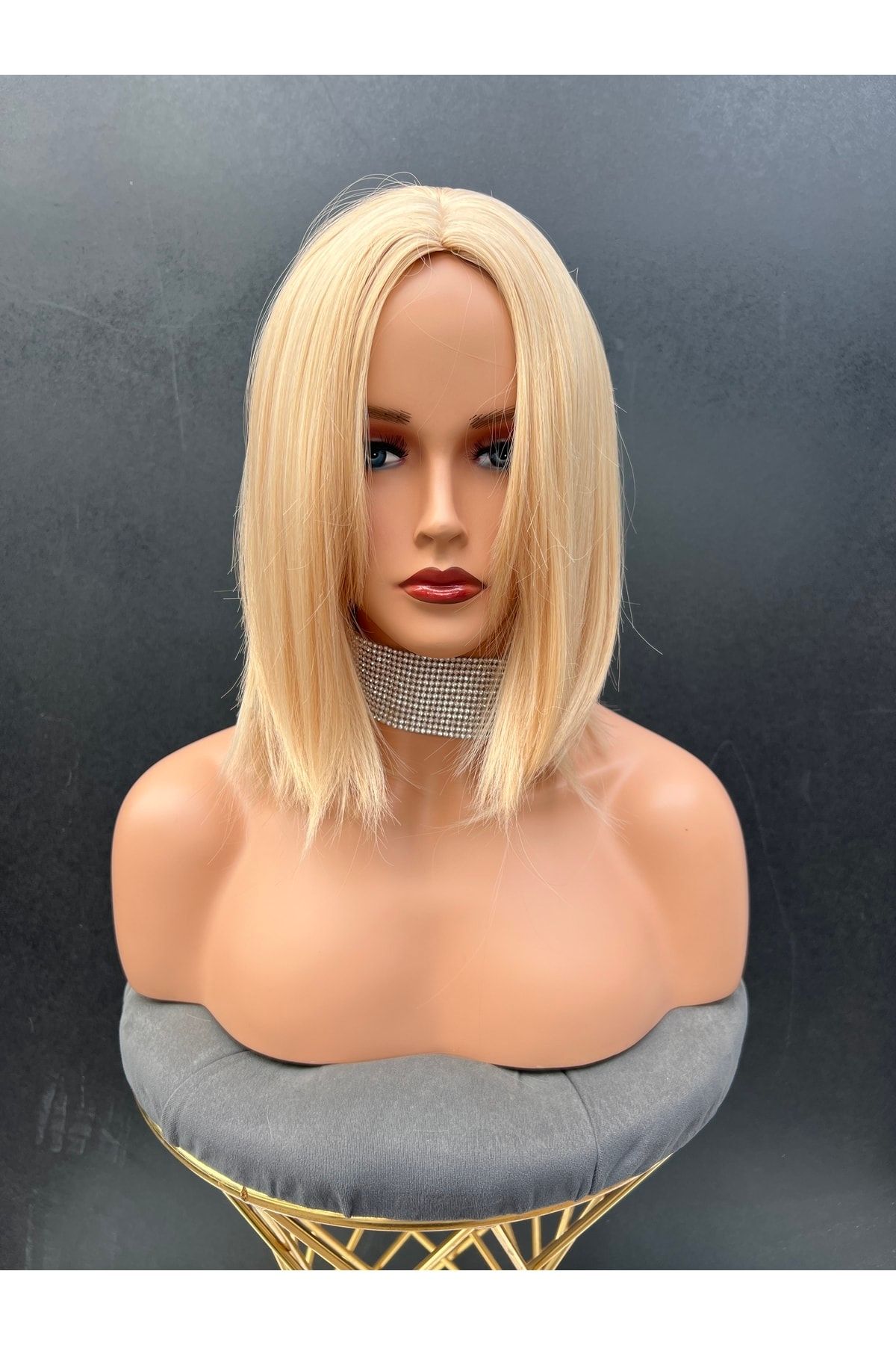 REMY HAİR Exclusive Luxury Kısa Küt Kesim Platin Sarısı Peruk