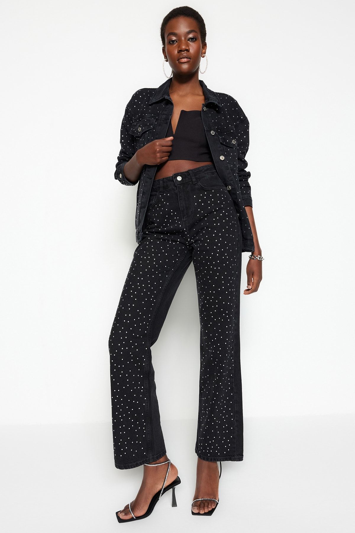 complete the look image