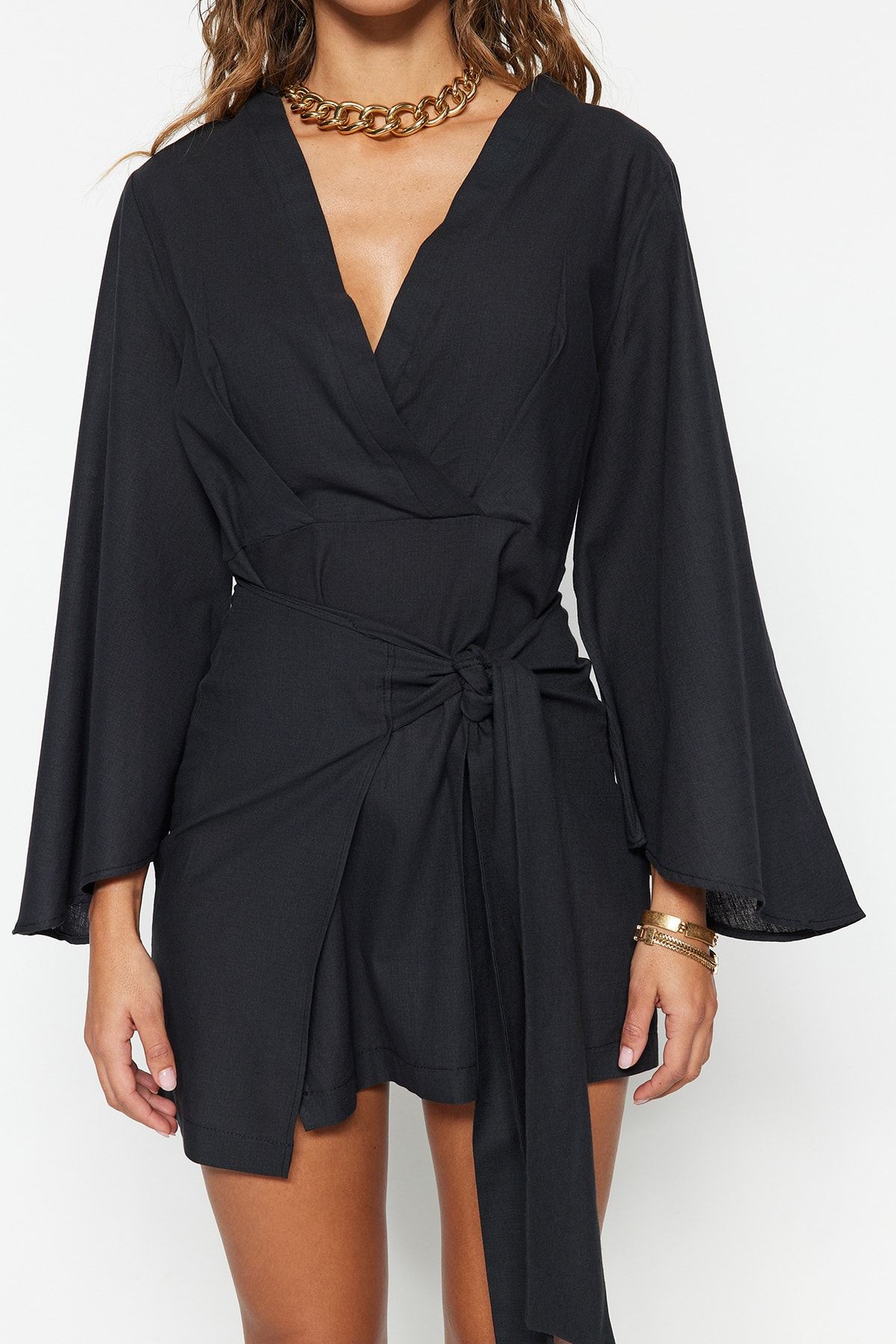 Trendyol Collection-Schwarzes, gewebtes, ausgestelltes Mini-Strandkleid aus Baumwolle mit Schnürung TBESS21EL3208 4