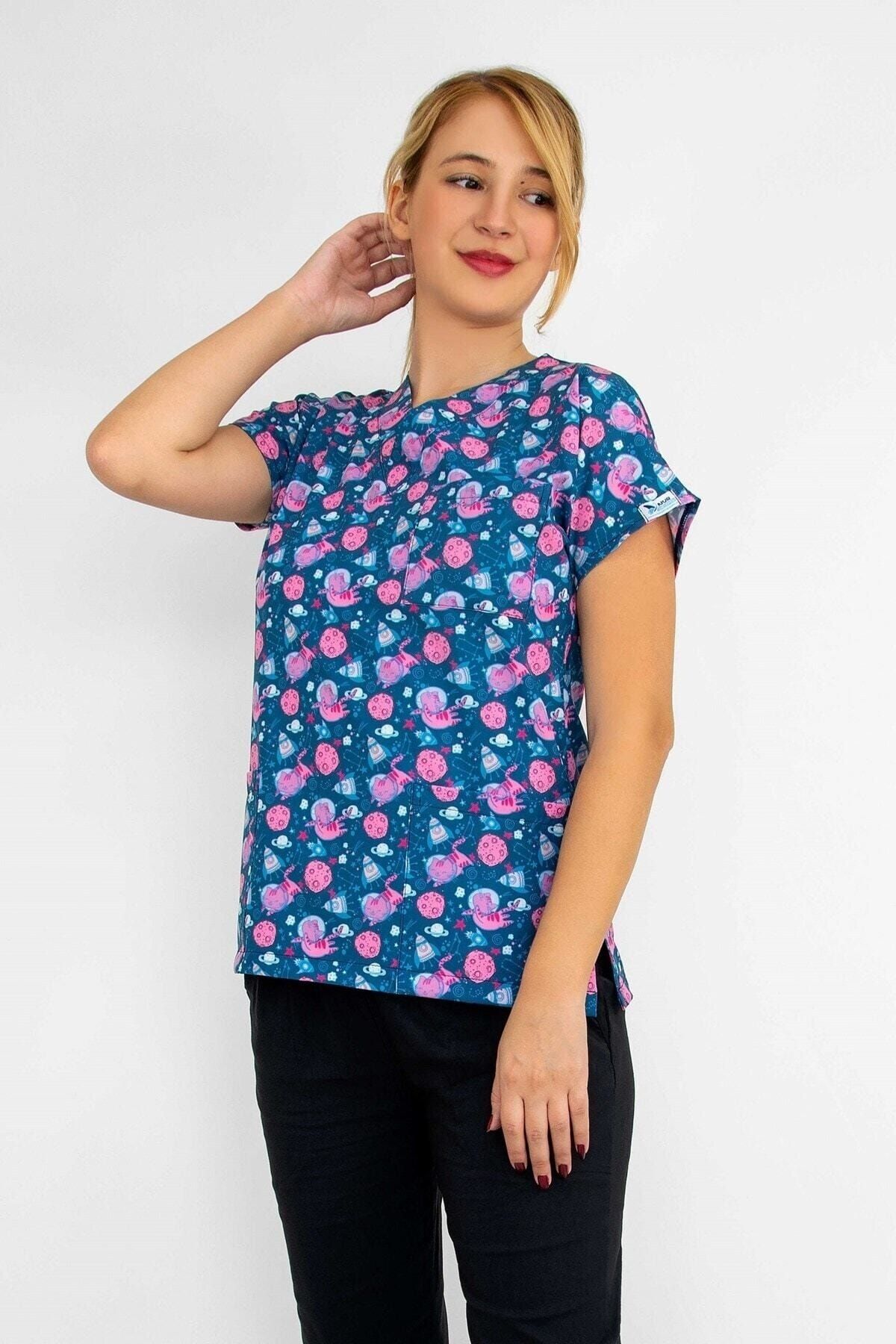 Nur Medikal Giyim-Alien Cat Patterned Lycra Top and Bottom Set 4