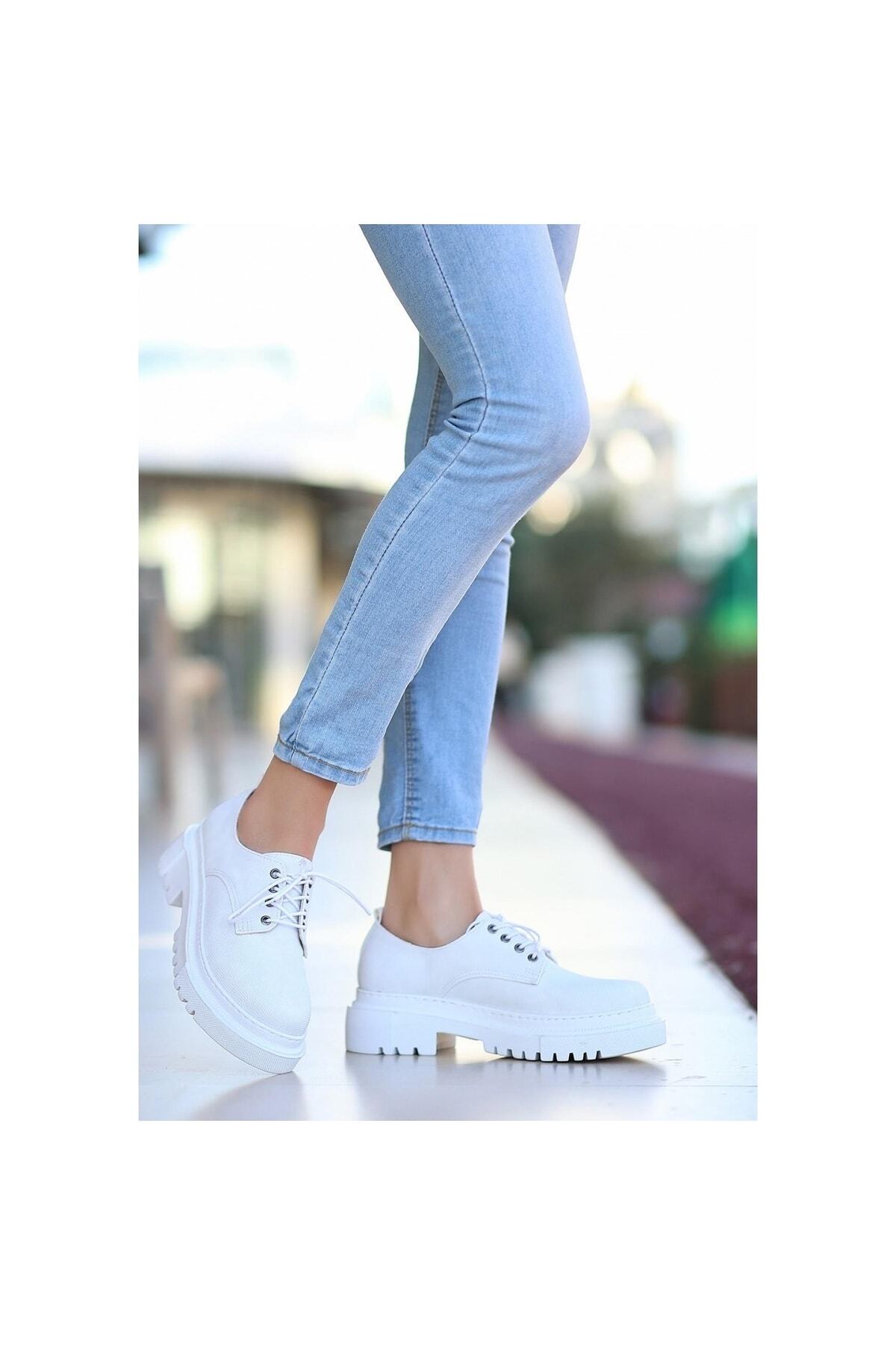 Teri Beyaz Cilt Desenli Bağcıklı Ayakkabı