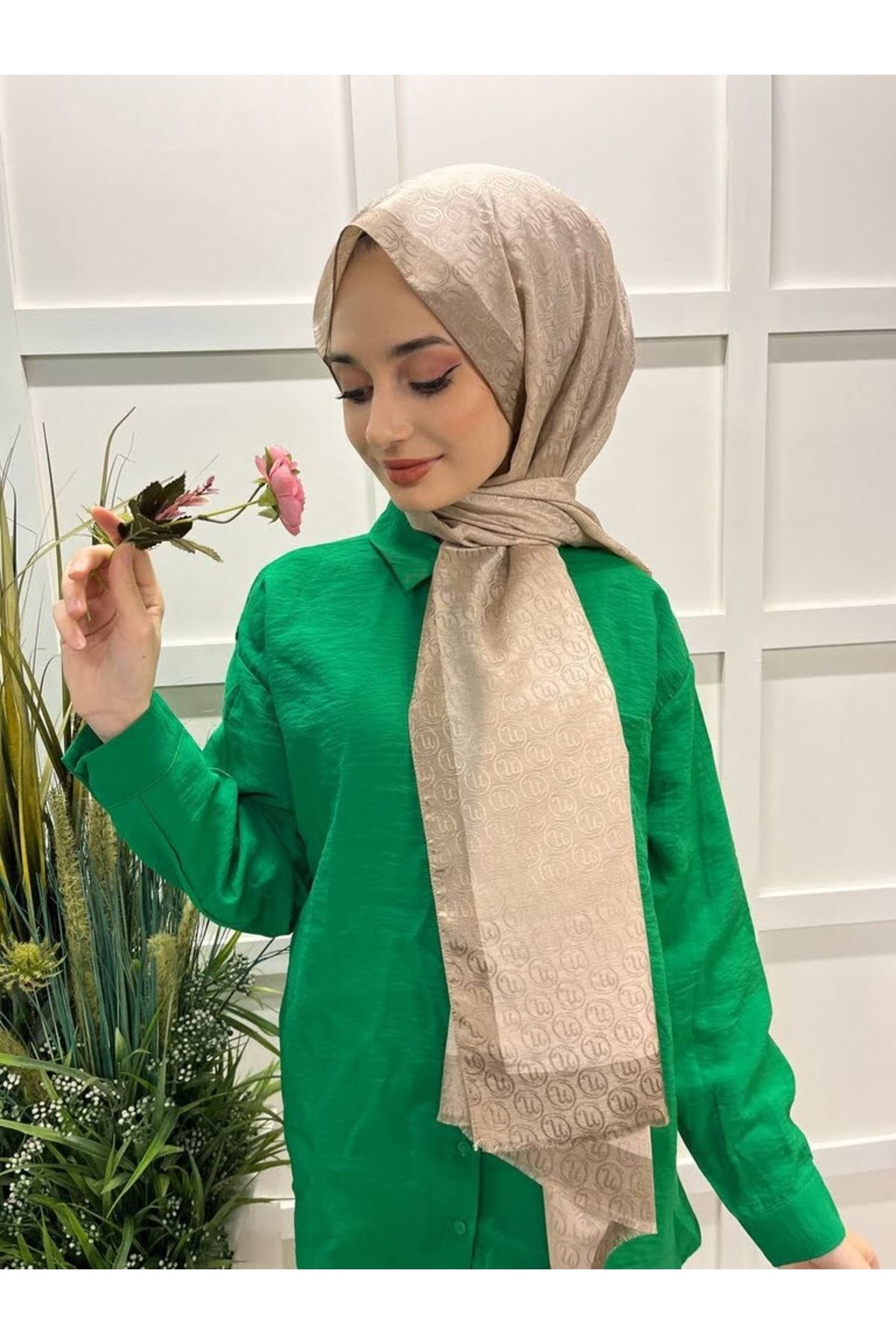 Hint İpek-Ipekyolu Scarf Foundation Monogram Shawl 2