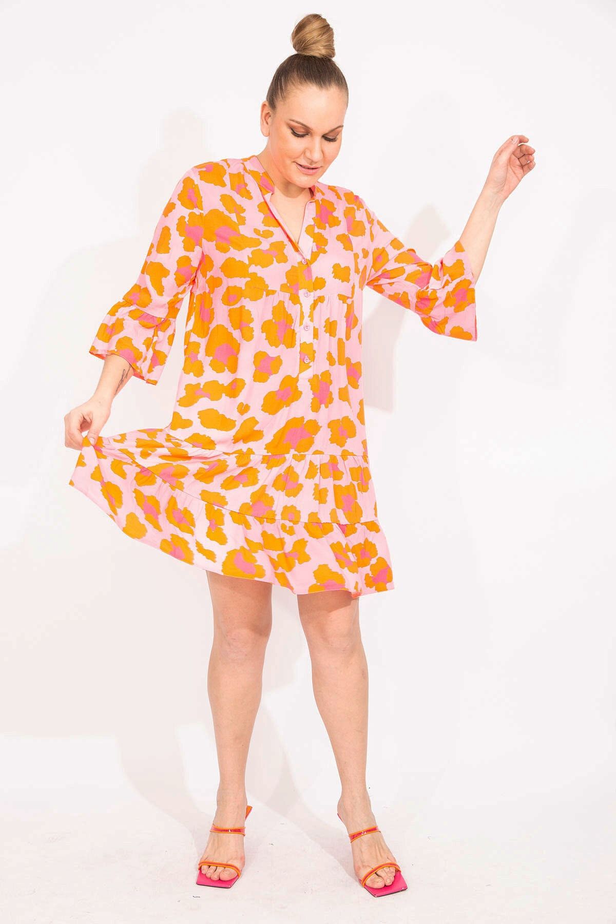 Şans Großes, farbenfrohes Damenkleid aus gewebter Viskose mit Knöpfen  vorne, groß, 65n35515 - Trendyol
