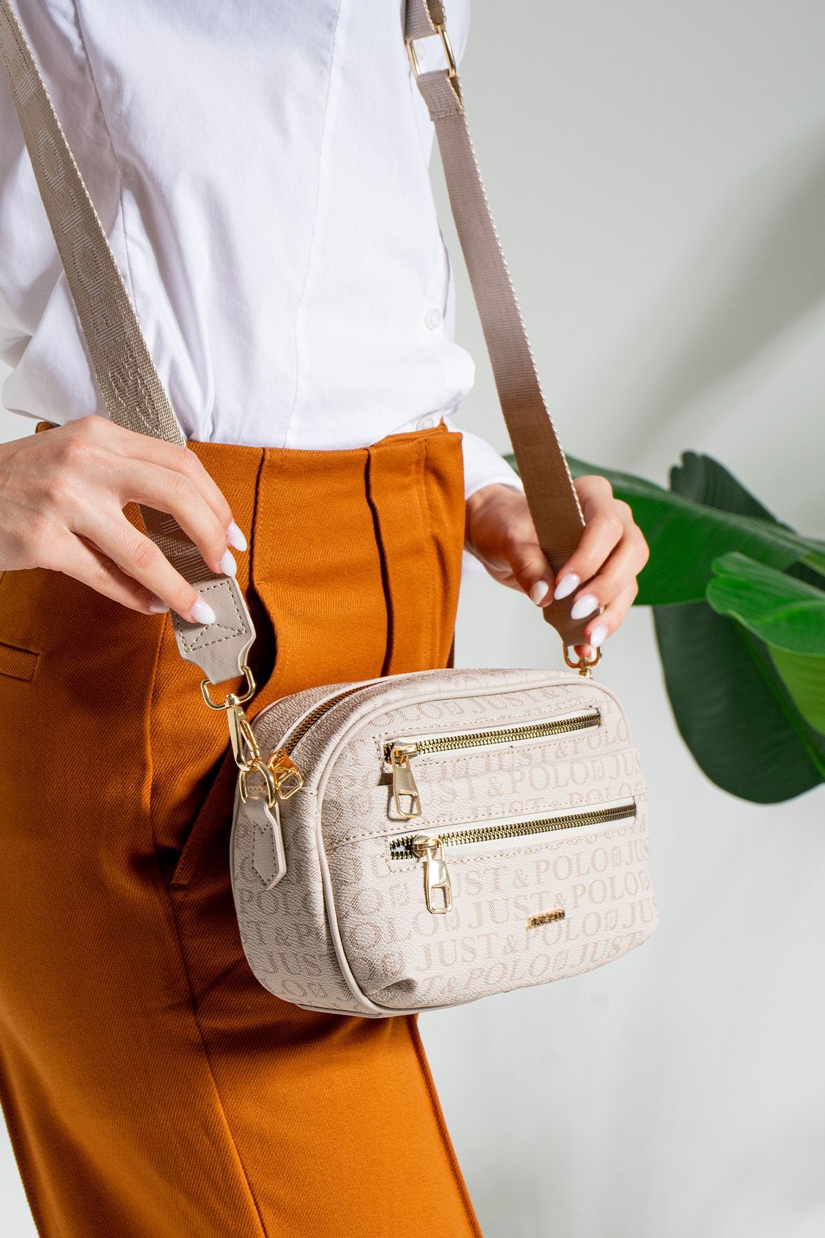 Carvela deals side bag