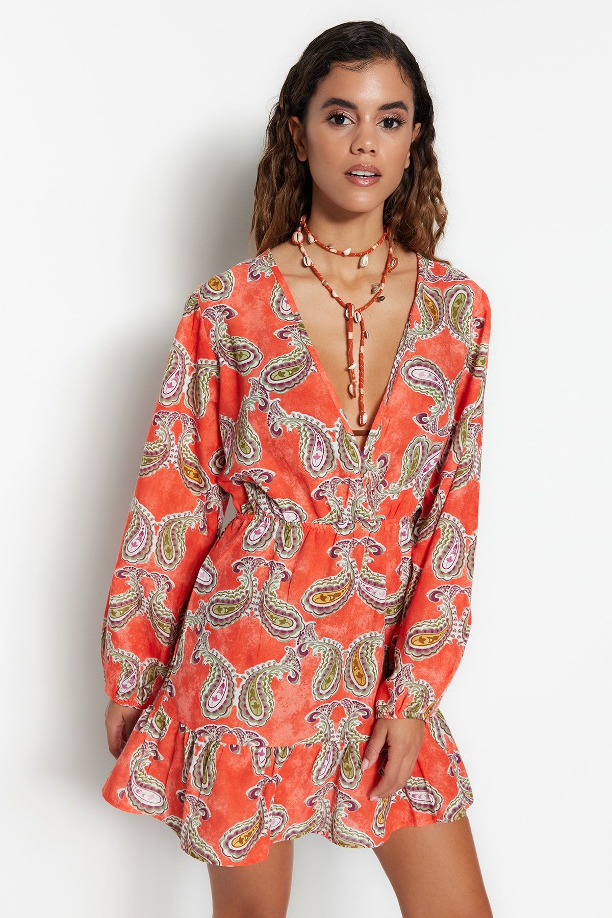 Trendyol Collection-Gewebtes, gerüschtes Mini-Strandkleid aus 100 % Baumwolle mit Paisley-Muster TBESS23EL00028 3