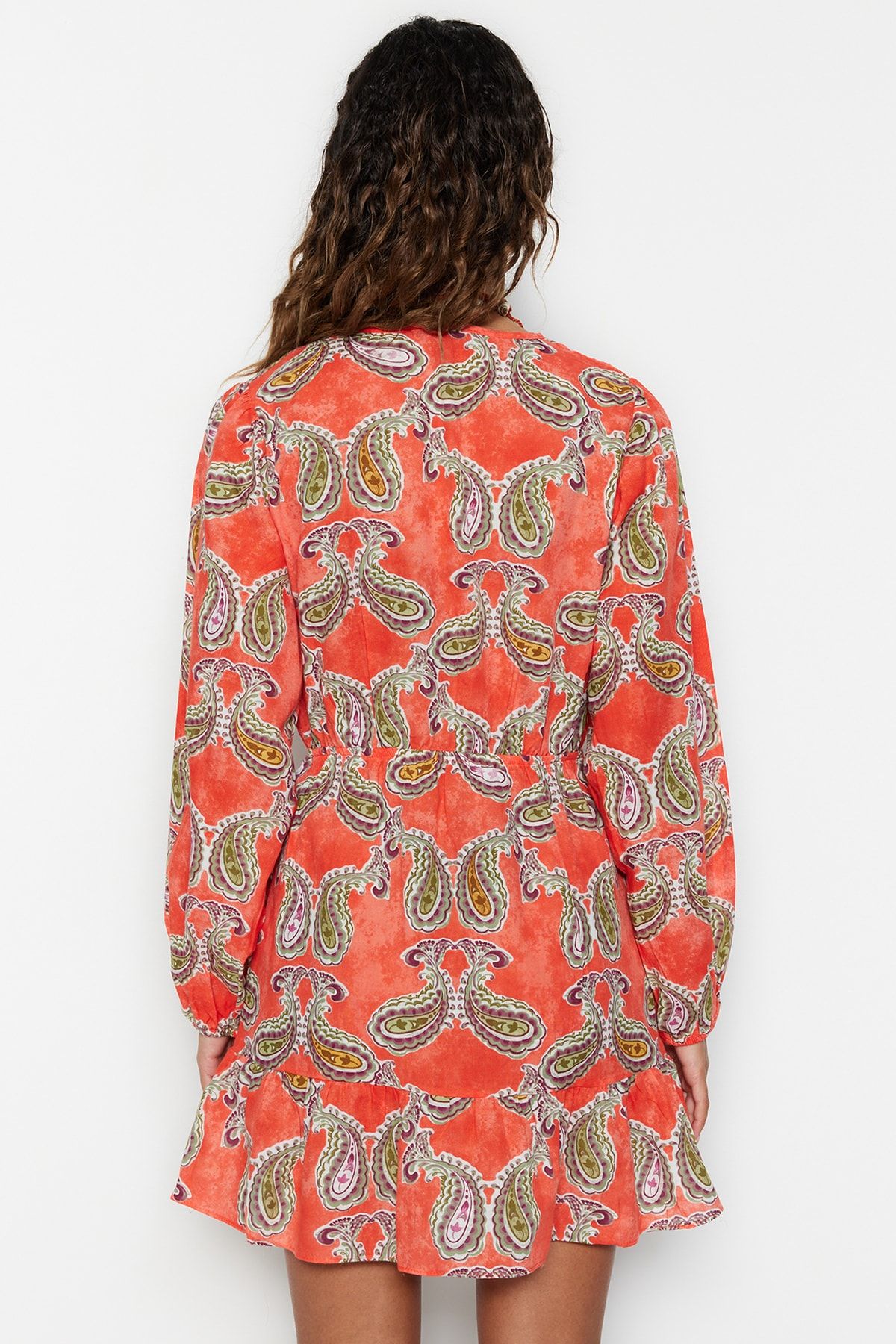 Trendyol Collection-Gewebtes, gerüschtes Mini-Strandkleid aus 100 % Baumwolle mit Paisley-Muster TBESS23EL00028 6