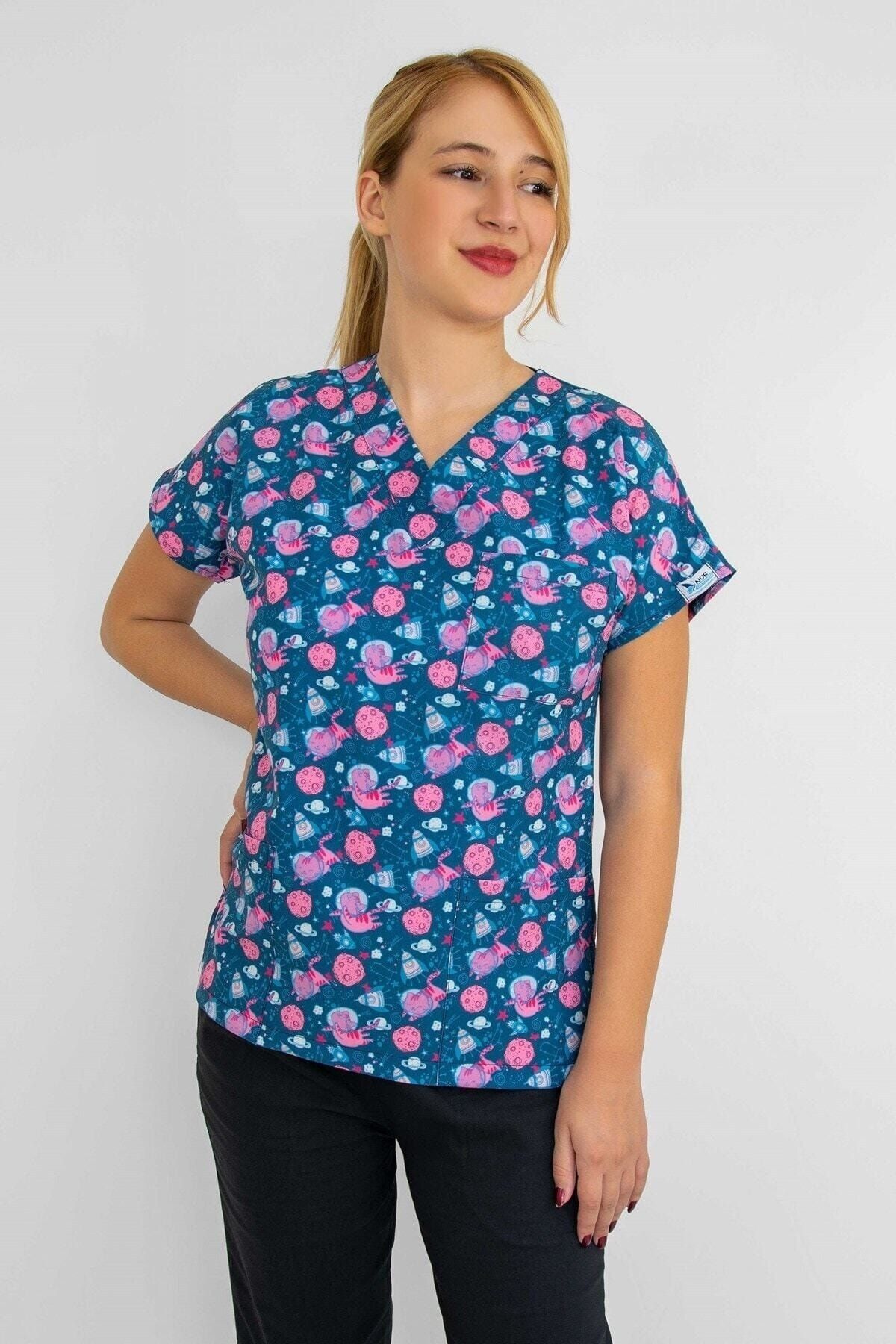 Nur Medikal Giyim-Alien Cat Patterned Lycra Top and Bottom Set 5