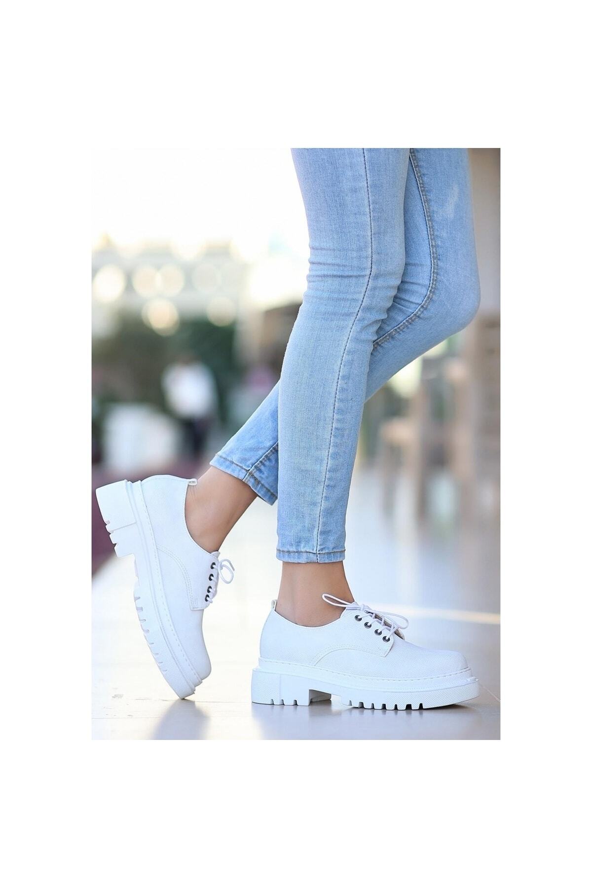 Teri Beyaz Cilt Desenli Bağcıklı Ayakkabı