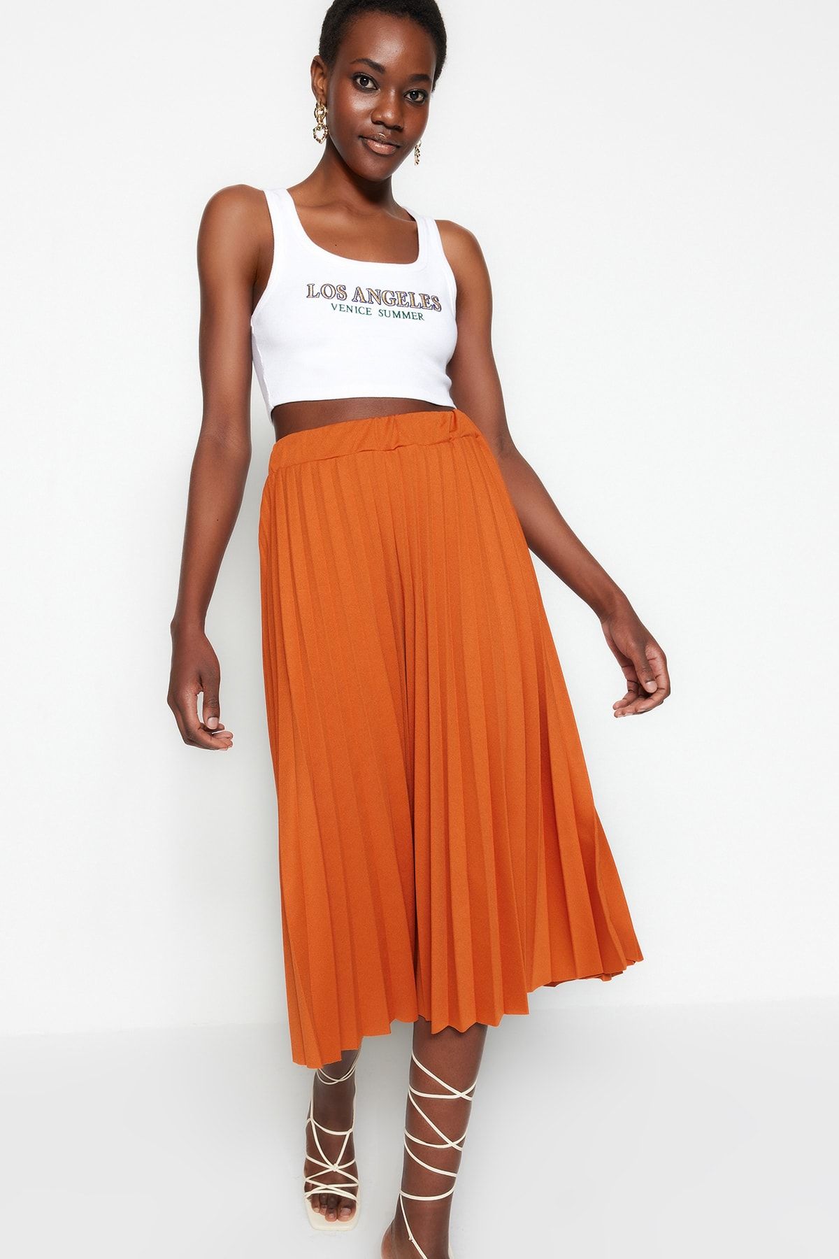 Orange midi skirt outfit store