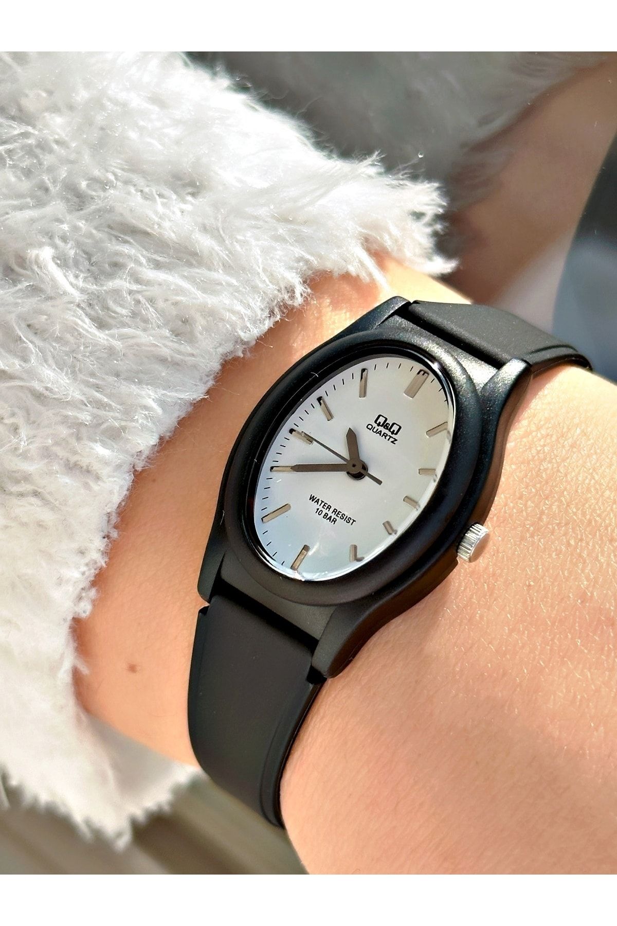Q Q Watch Black Black Trendyol