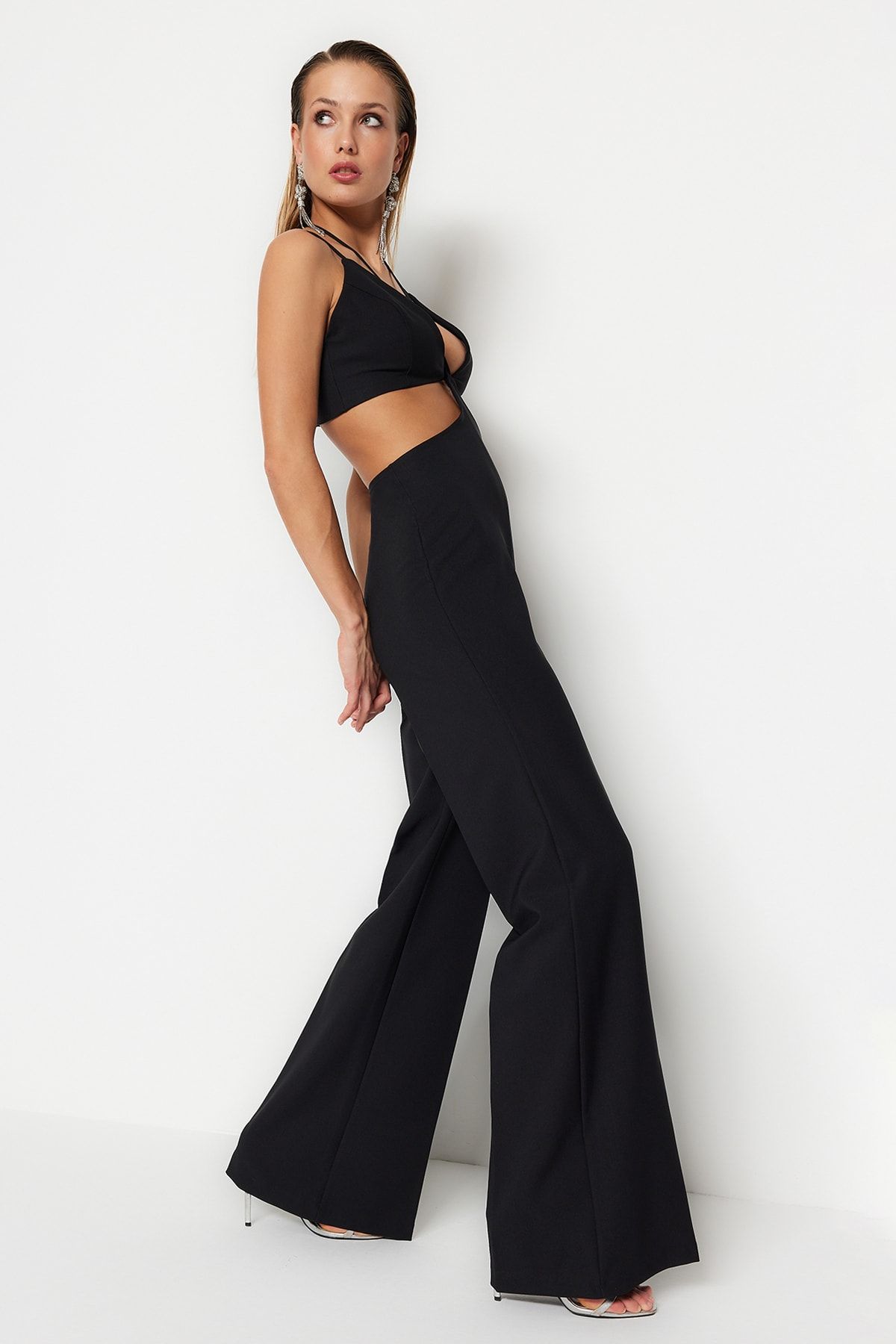 Trendyol Collection-Schwarzer gefütterter Jumpsuit mit gewebtem Fenster/Ausschnitt und Paspelierung TPRSS23TU00030 2