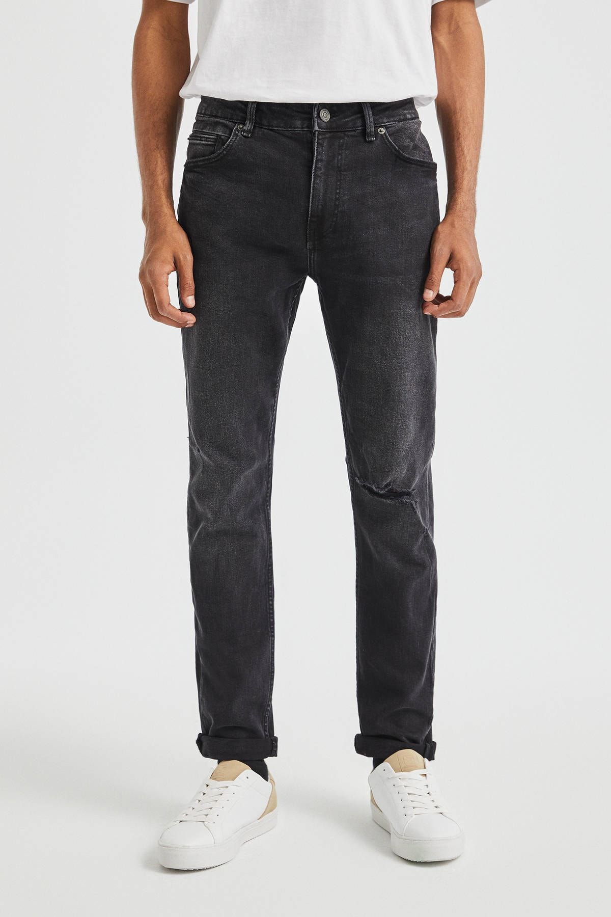 Pull Bear Erkek Soluk Siyah Distressed Slim Fit Jean 09683552 Trendyol