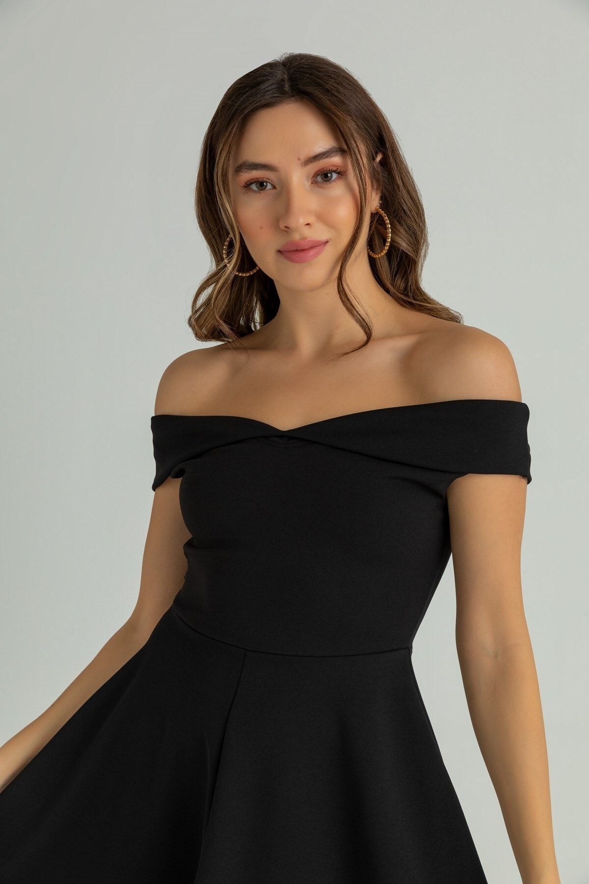 Missguided little deals black dress