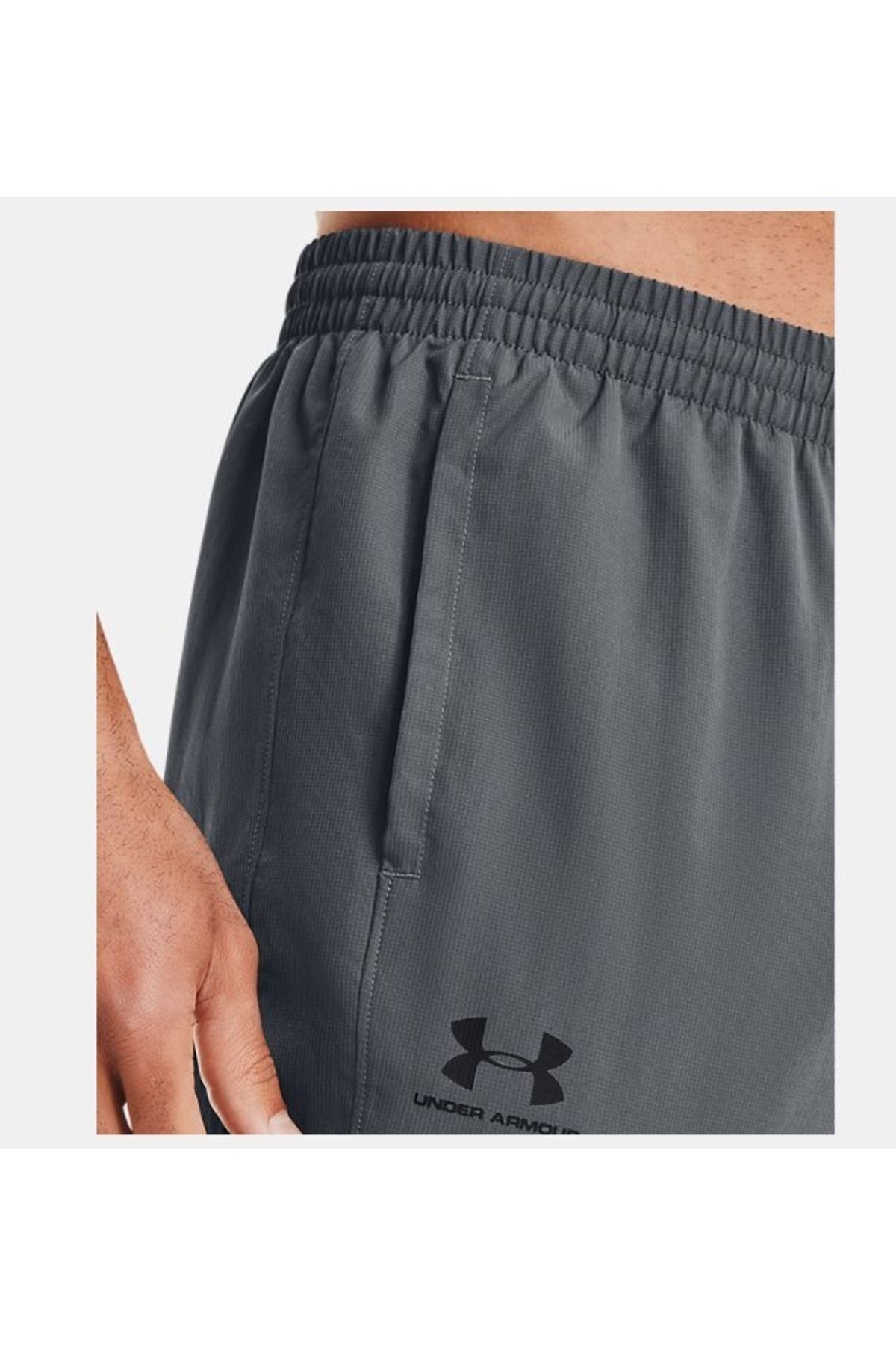شلوار گرمکن ورزشی مشکی مردانه تکه های بافته شده حیاتی شش 1352031 012 Under Armour