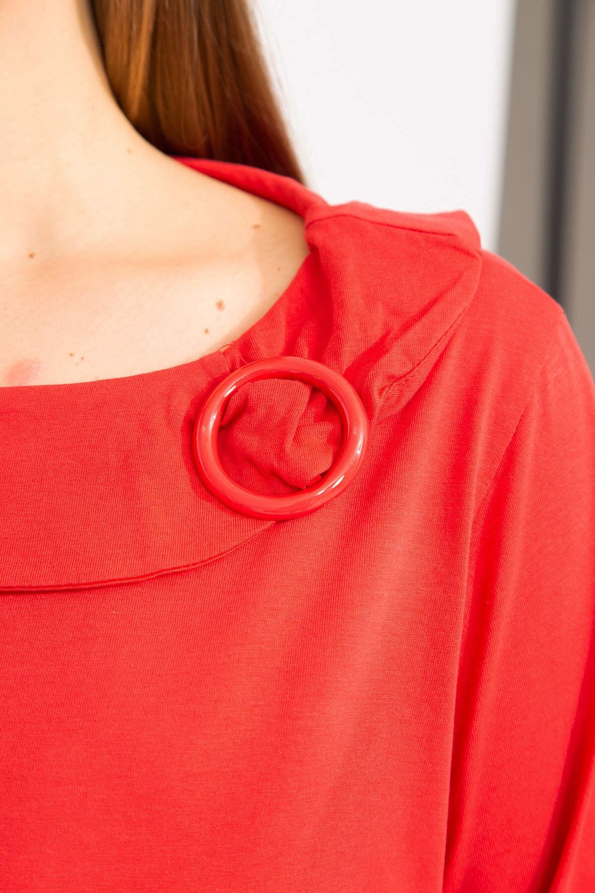 Şans-Women's Red Large Size Cotton Fabric Blouse with Ornamental Buckle Collar 65n35573 5