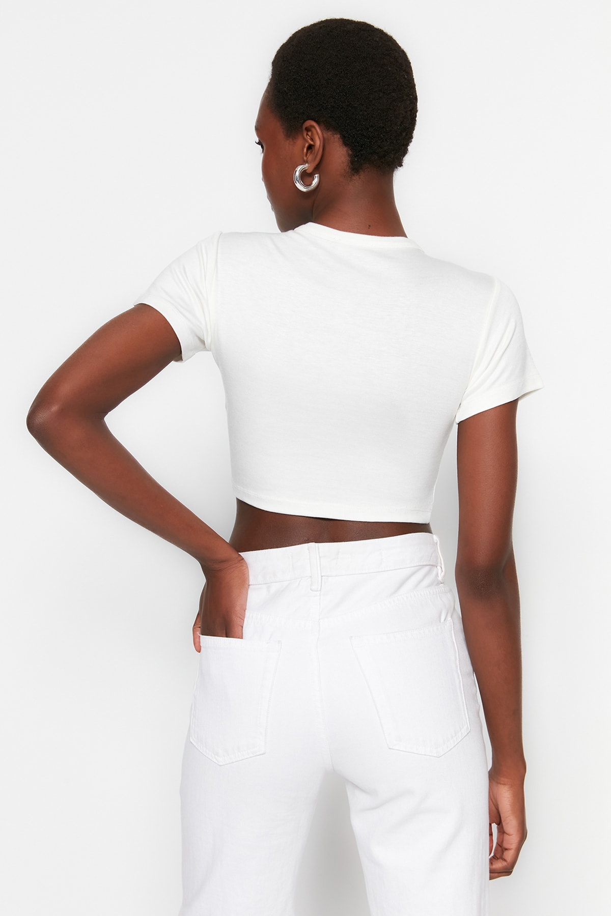 Trendyolmilla  Siyah-Ekru 2'li Paket Crop Viskoz/Yumuşak Kumaş Esnek Örme Bluz TWOSS23BZ00108 - Görsel 5