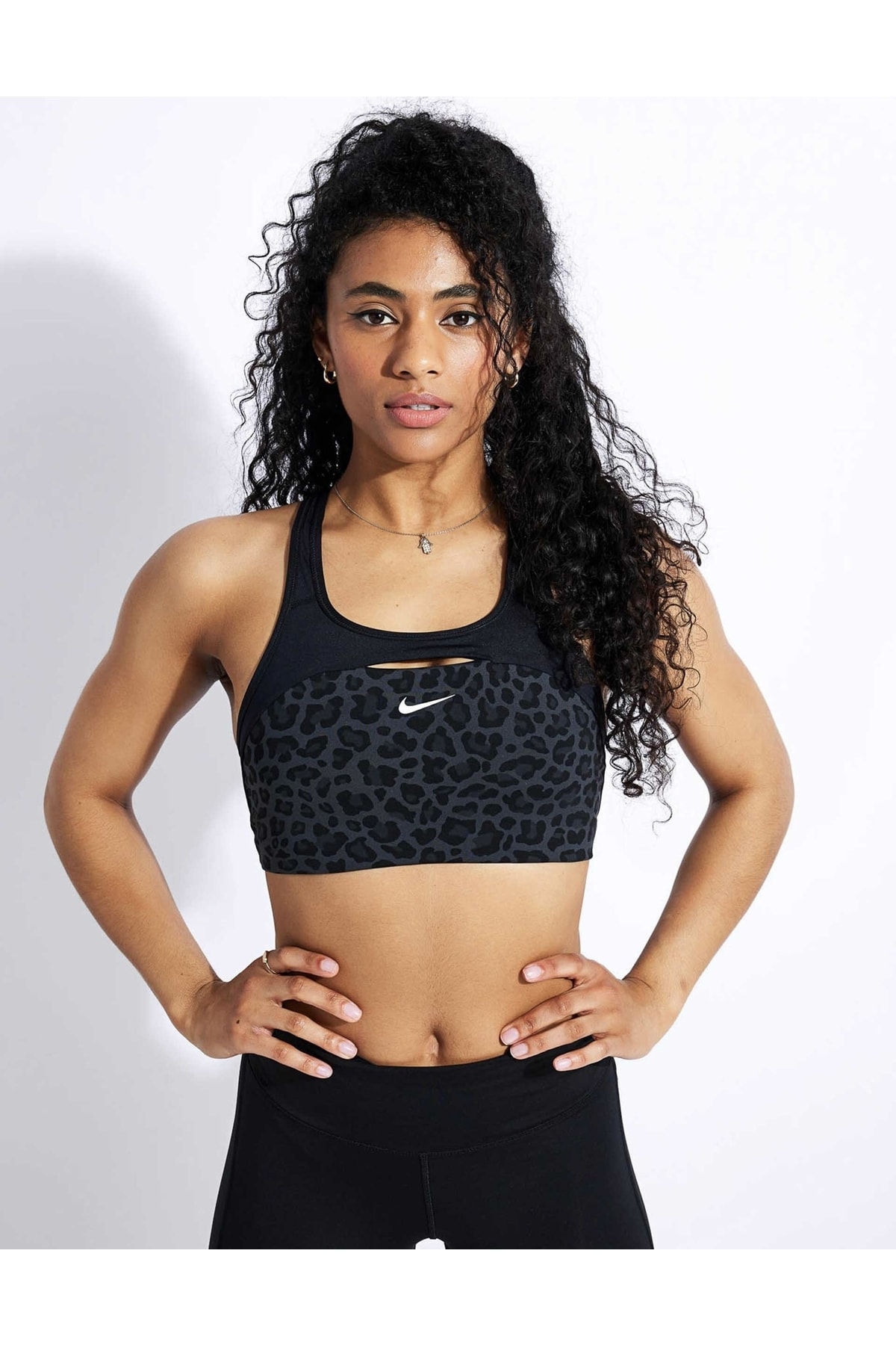 Nike Swoosh Leopar Desenli Dolgusuz Orta Destekli Kadın Spor Sütyeni