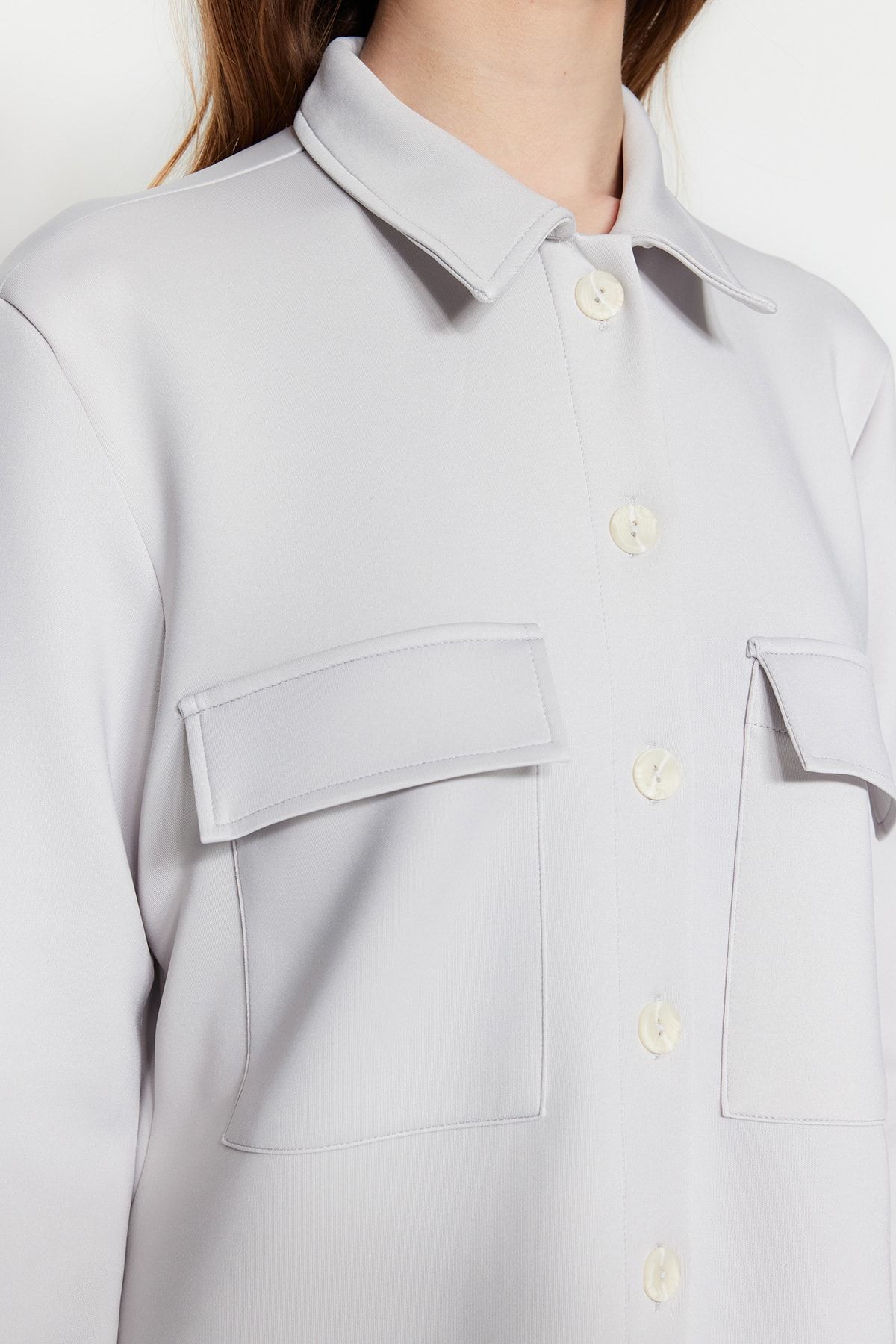 Trendyol Modest-بدلة محبوكة بتفاصيل أزرار رمادية وسترة وتنورة TCTSS23US00052 5