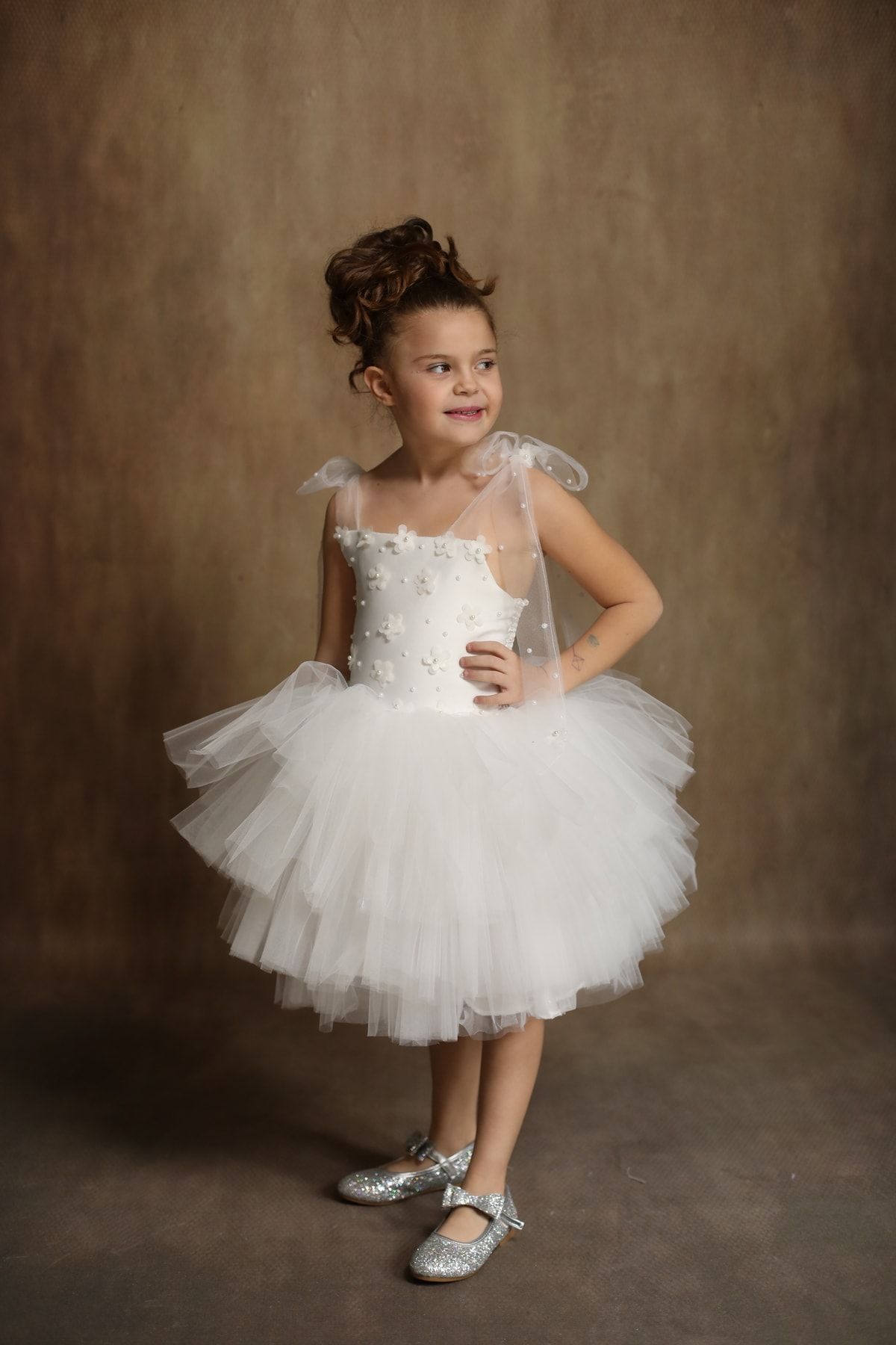 black white wedding-Rochie albă pentru fete, cu flori tridimensionale, cu fundă pe umeri, mini rochie cu pliuri 2