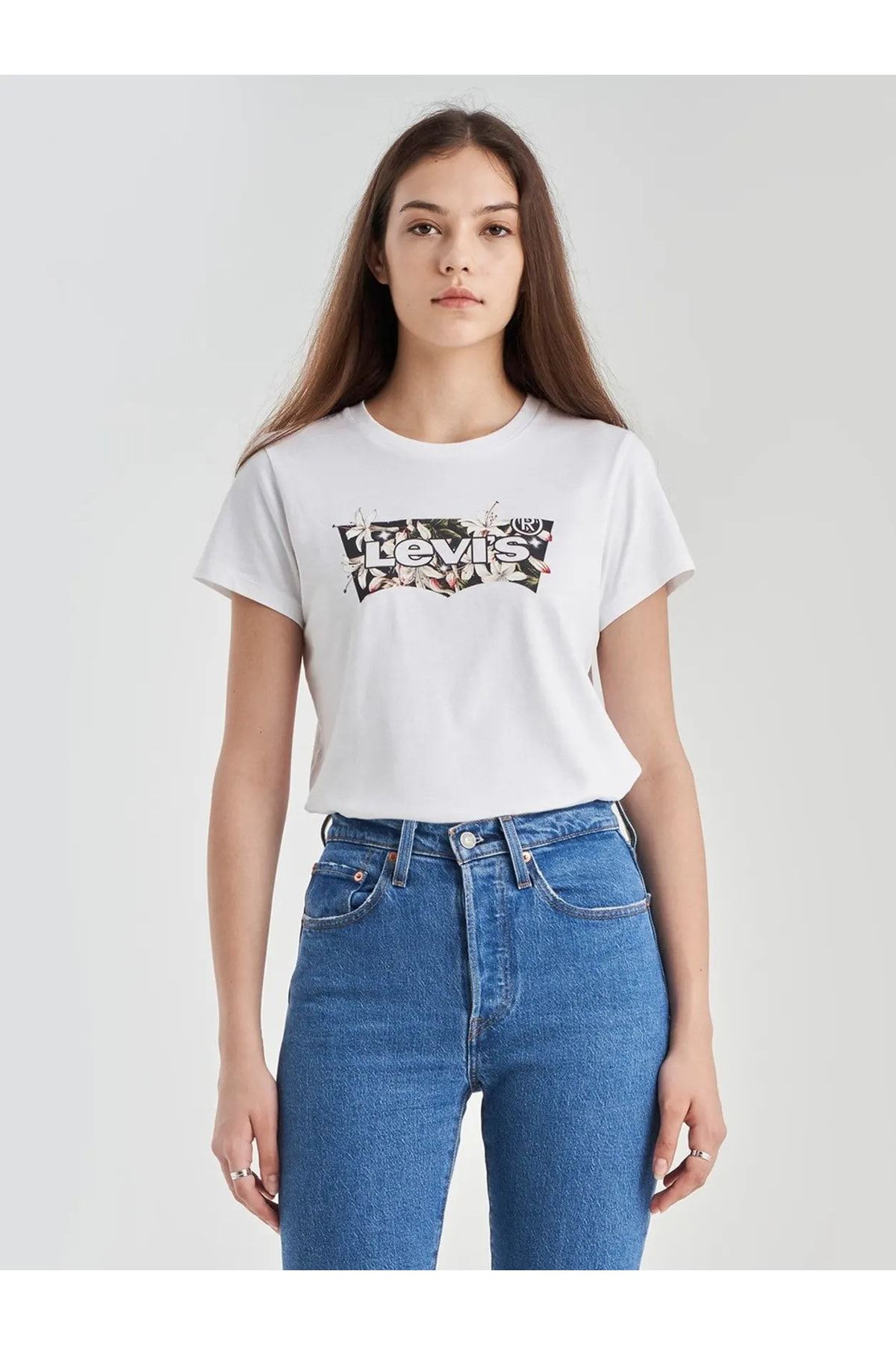 Perfect tee levis hotsell