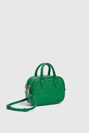 Pull & Bear Kadın Timsah derisi g&ouml;r&uuml;n&uuml;ml&uuml; mini &ccedil;apraz askılı &ccedil;anta