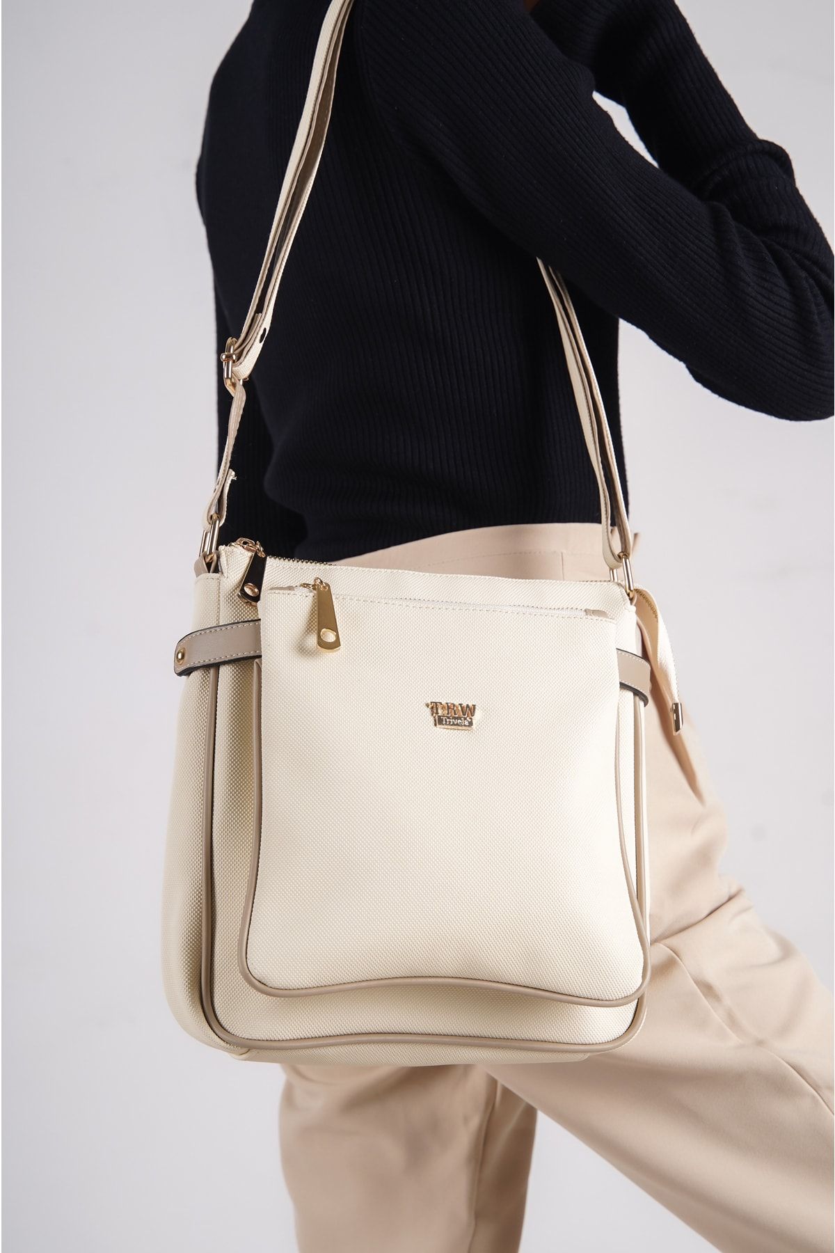 Women's multi hotsell compartment handbags