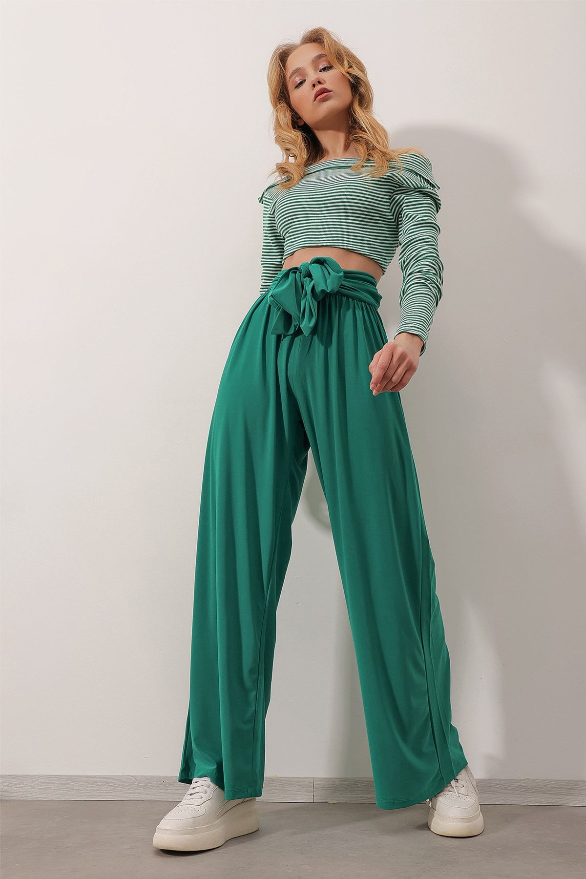 Trend Ala at Stili Women s Emerald Green Waist Belted Wide Leg