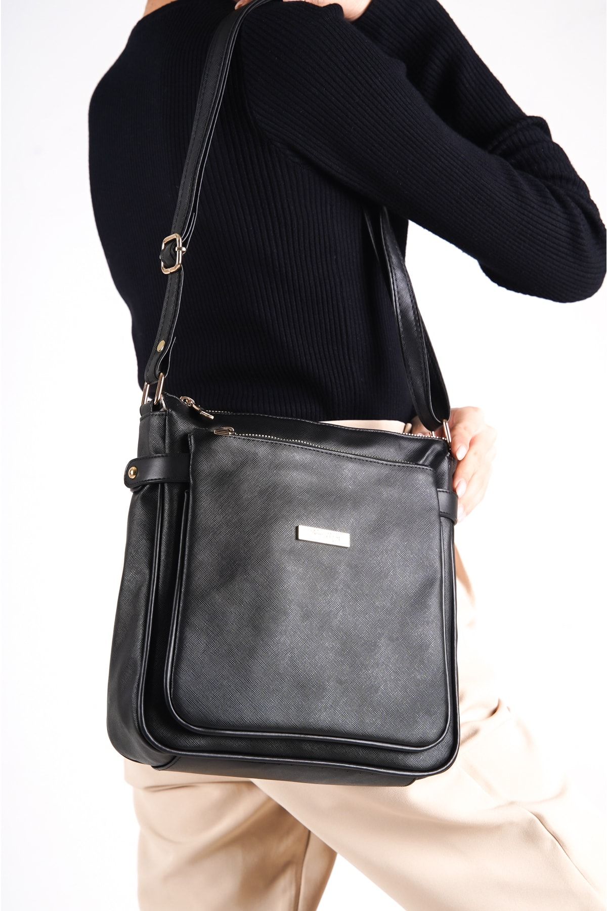Crossbody bags 2025 with multiple compartments