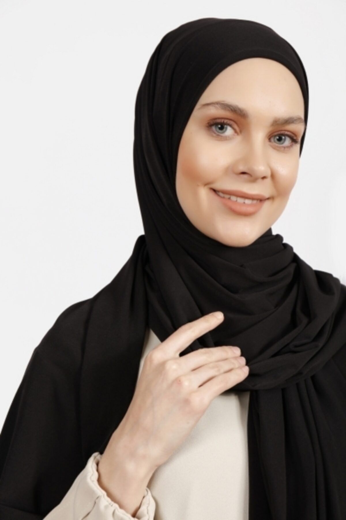 Differenza-Sandy Shawl Black 2