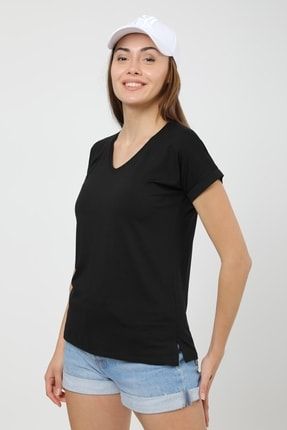 Kadın Siyah V Yaka Yırtmaç Detaylı Basic T-shirt MDTRN12363