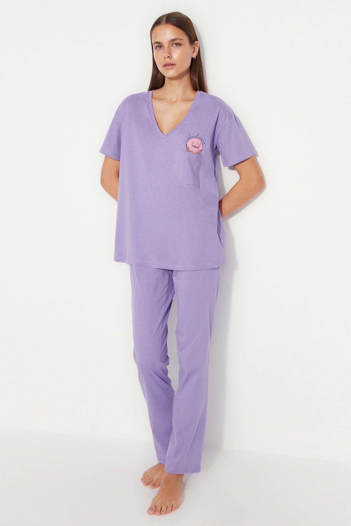 Trendyol Collection Komplet Piżamowy W Kolorze Liliowym, Wykonany W 100% Z Bawełny, Z Nadrukiem - Szeroki T-shirt I Spodnie Z Kieszeniami Kobieta - XL