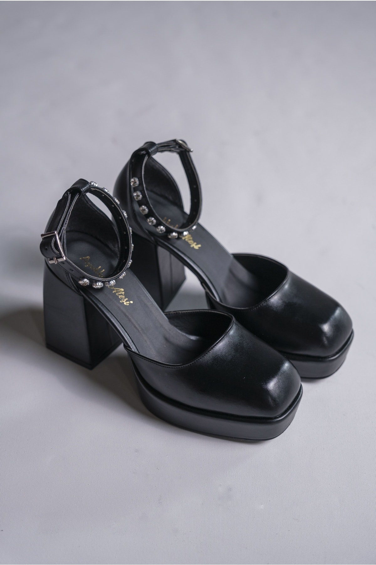 Ayakkabı Ateşi Nikah Ve Gelinlik Ayakkabısı Siyah Cilt Tasarım Alçak Topuklu Düğün Ayakkabısı Sandy