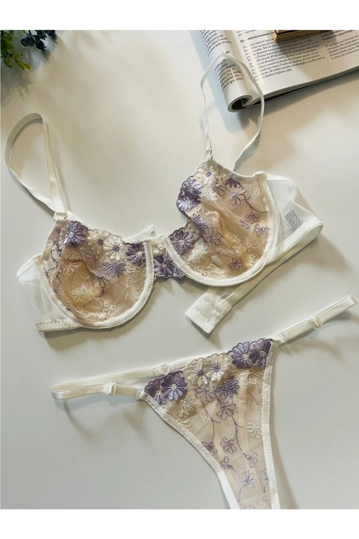 LucyGirls Kadın Seksi Fantezi Dantel Detaylı Çiçek Motifli Sütyen Külot String Iç Çamaşır Takımı