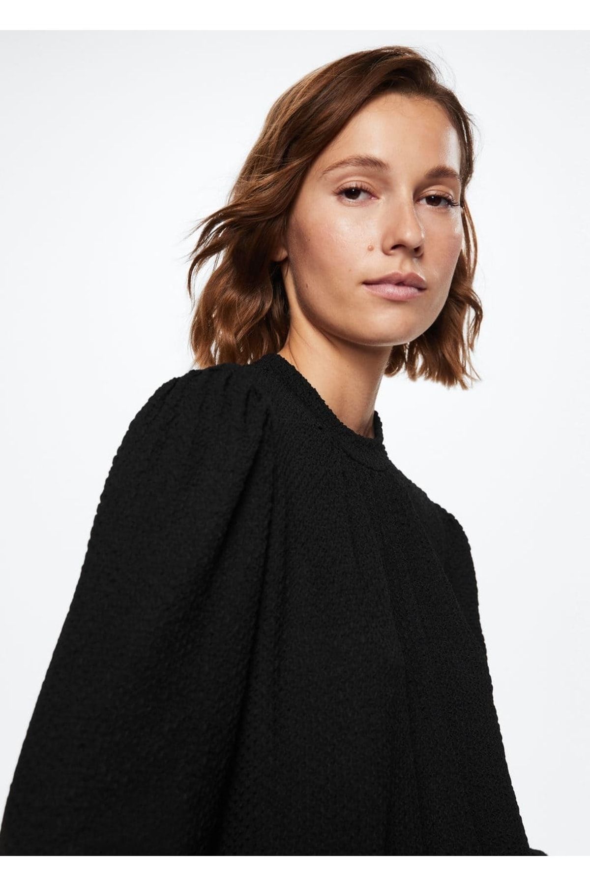 MANGO Woman-Fließende Bluse mit Strukturmuster 5