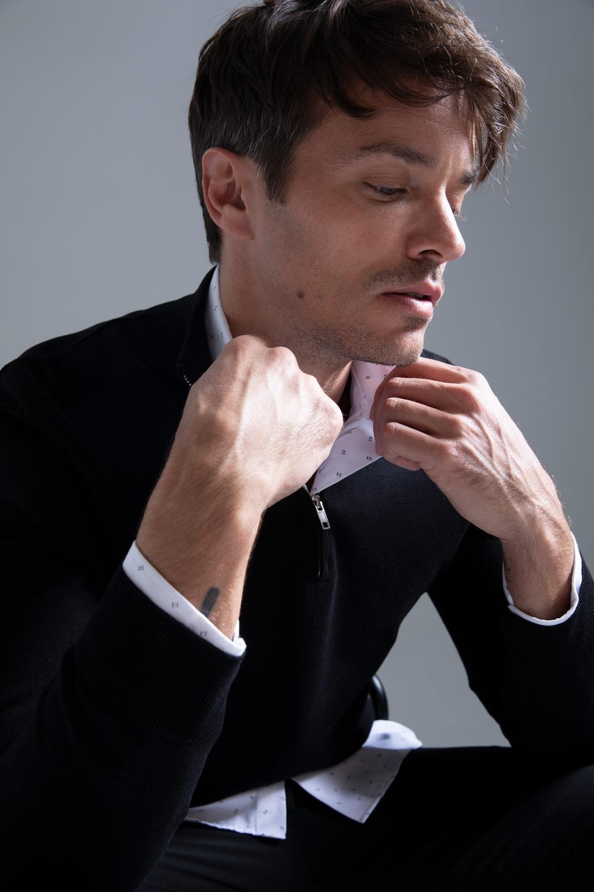 Slim Fit Half Turtleneck Zippered Collar Knitwear Sweater