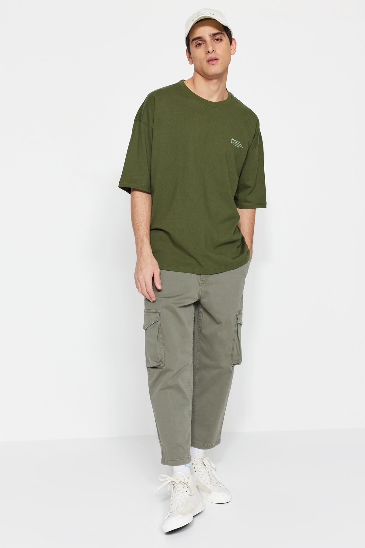 Trendyol Collection-Khakifarbenes Oversize-T-Shirt aus 100 % Baumwolle mit Rundhalsausschnitt – TMNSS23TS00084 5