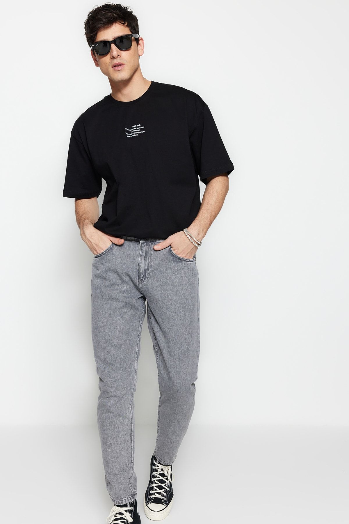 Gri Erkek Essential Fit Denim Jeans Kot Pantolon TMNSS23JE00044