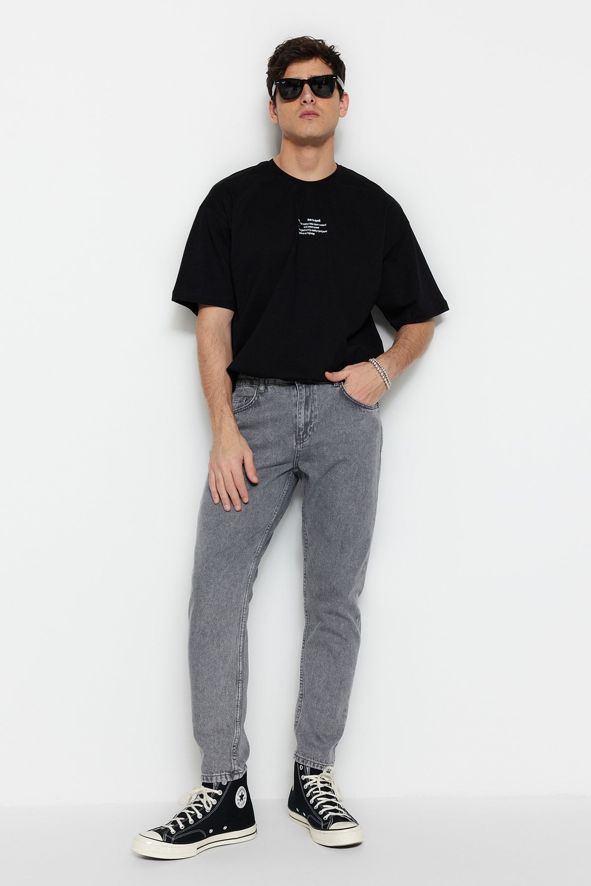 Gri Erkek Essential Fit Denim Jeans Kot Pantolon TMNSS23JE00044