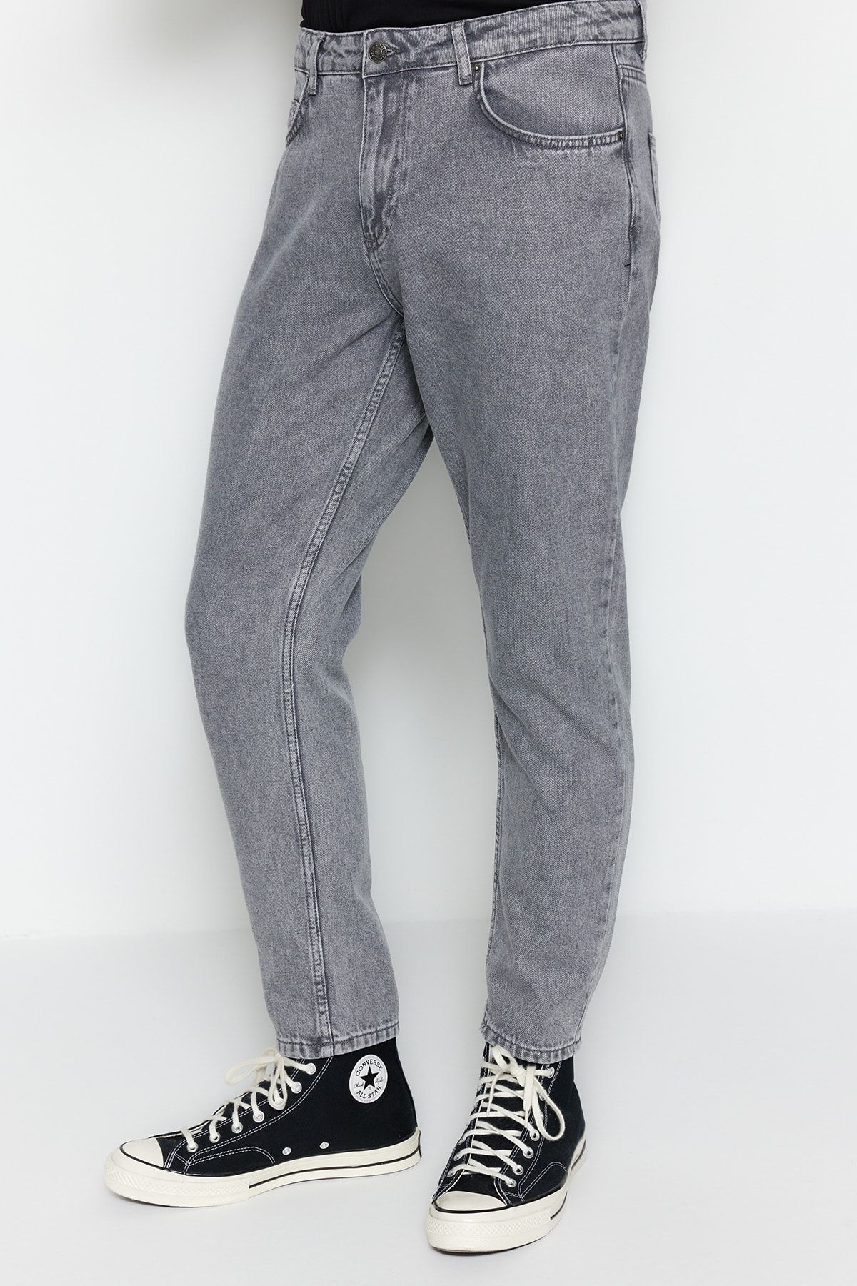 Gri Erkek Essential Fit Denim Jeans Kot Pantolon TMNSS23JE00044