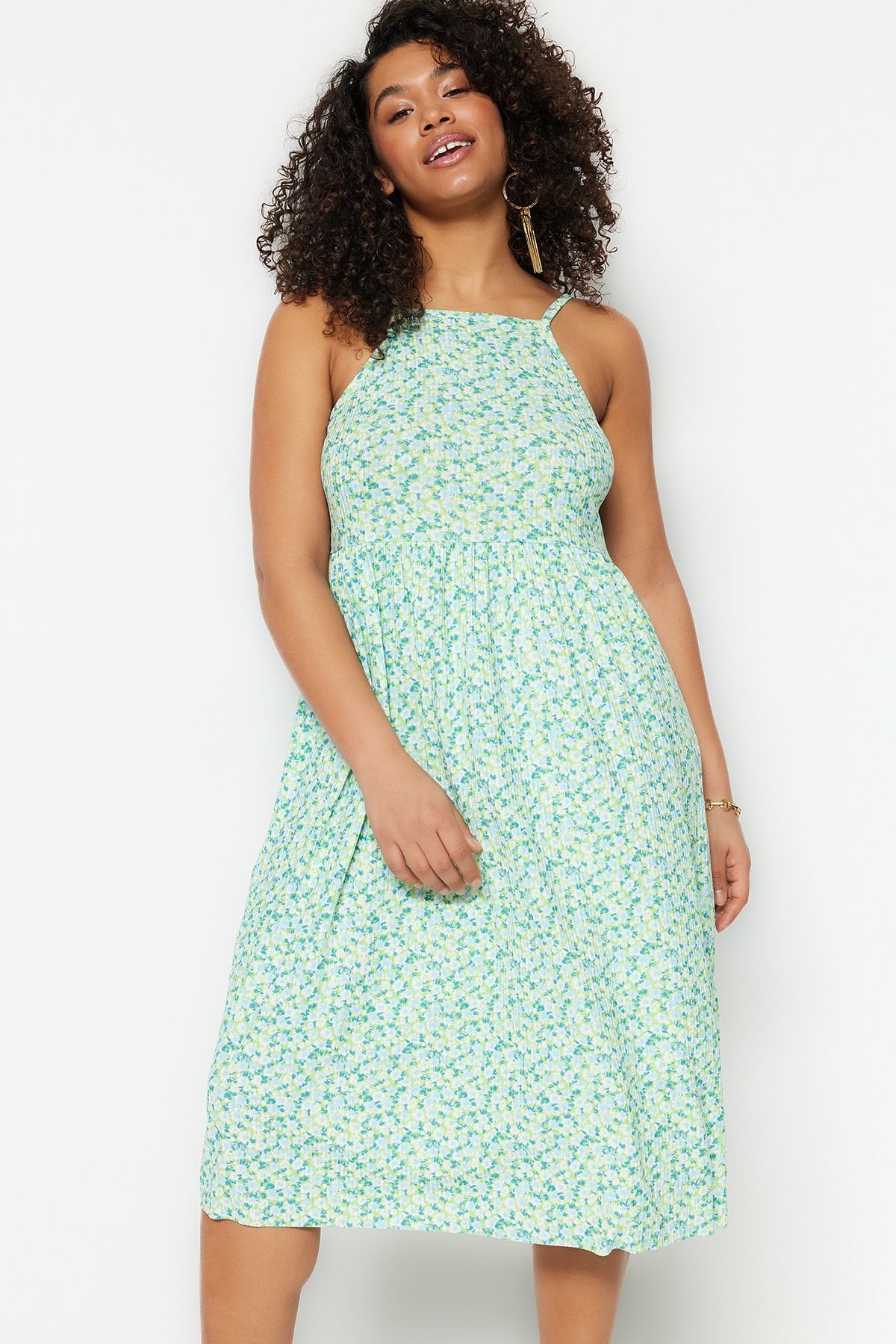 Trendyol Curve-Зелена сукня з квітковим візерунком Gipeli Summer Orme Plus Size TBBSS23AH00074 3