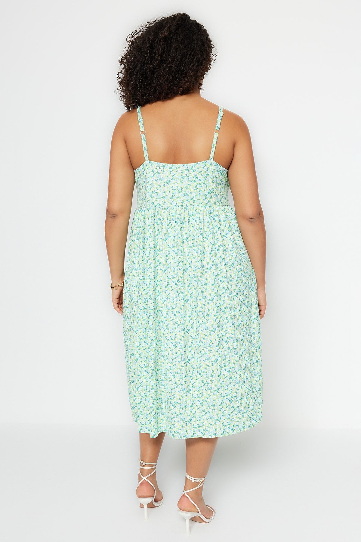 Trendyol Curve-Зелена сукня з квітковим візерунком Gipeli Summer Orme Plus Size TBBSS23AH00074 5