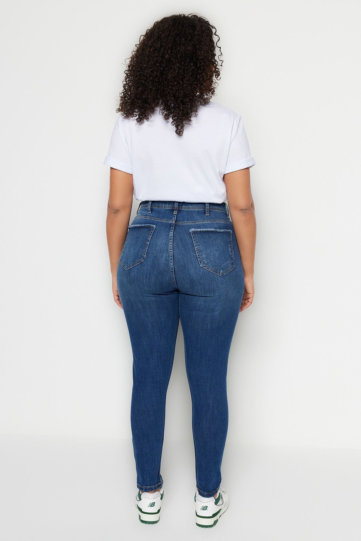 Trendyol Curve Blue High Waist Elastic Waist Mom Jeans TBBAW23JE00002 -  Trendyol